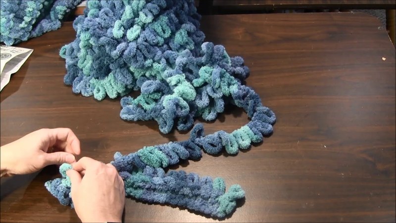 Loopity Loop Scarves, DIY.